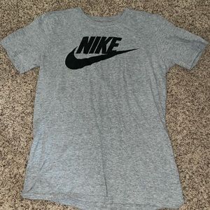 Nike mens t-shirt